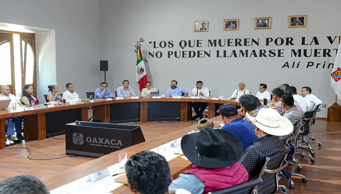 Exhortan a San Andrés Teotilálpam y San Juan Bautista Tlacoatzintepec a resolver añejo conflicto a través del diálogo