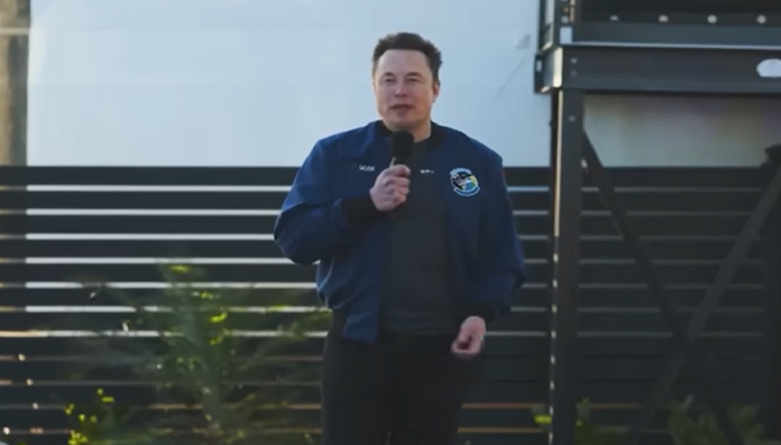 Elon Musk predice que IA superará al humano más inteligente en 2026; habla sobre xAI y la escasez de chips