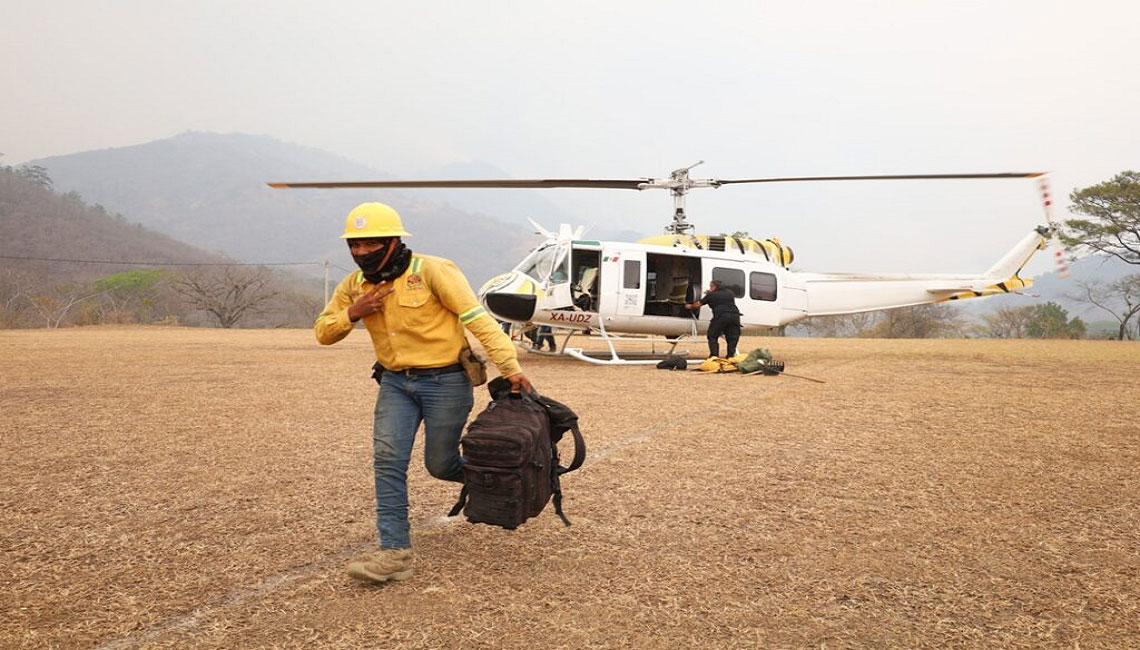 Coesfo: Avanzan 142 combatientes con trabajos terrestres y aéreos en incendio de los Chimalapas