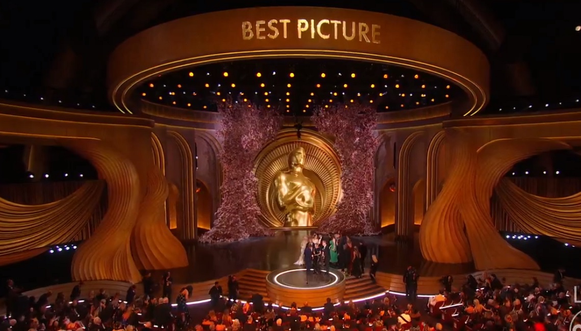 Momento de la entrega del premio Oscar 2024.