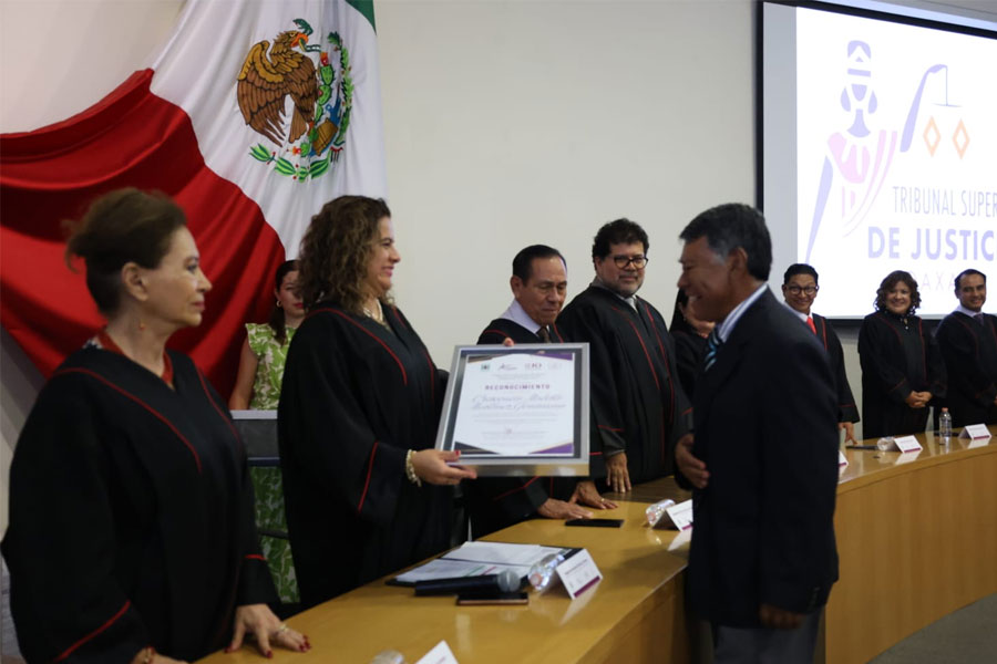 PJEO rinde homenaje a magistrados jubilados por sus años de servicio y aportaciones