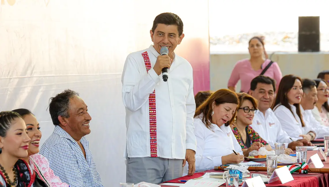 Salomón Jara Cruz, Gobernador de Oaxaca, en San Juan del Río.