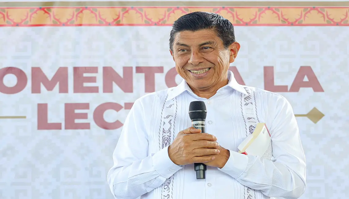 Gobierno de Oaxaca incentiva la lectura entre la juventud de San Pedro Pochutla