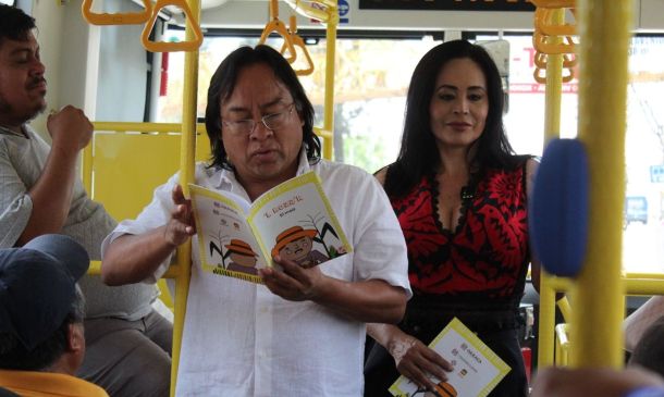Oaxaca impulsa lectura en lenguas indígenas con jornada Biinda’ en el BinniBus