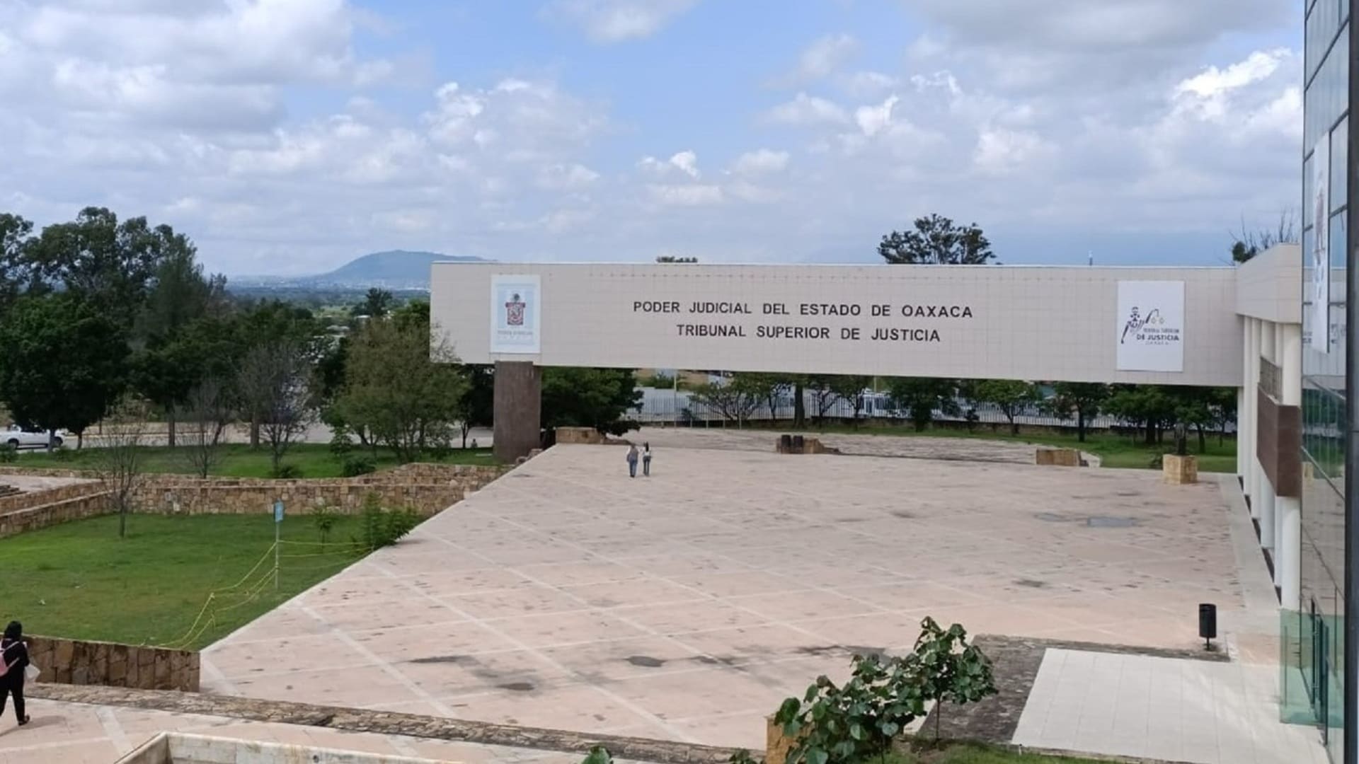 Juez del PJEO vincula a proceso a presunto homicida de una estudiante en Puerto Ángel