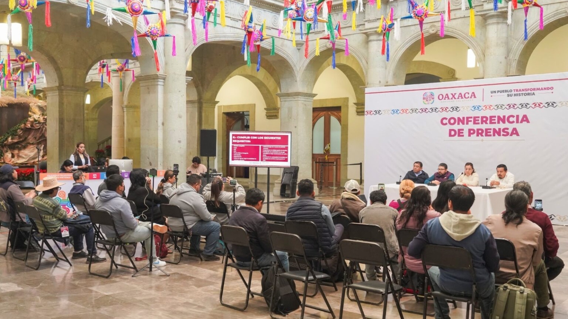 Oaxaca destapa presunto “tráfico de plazas”; Gobierno revisa más de mil bases bajo sospecha
