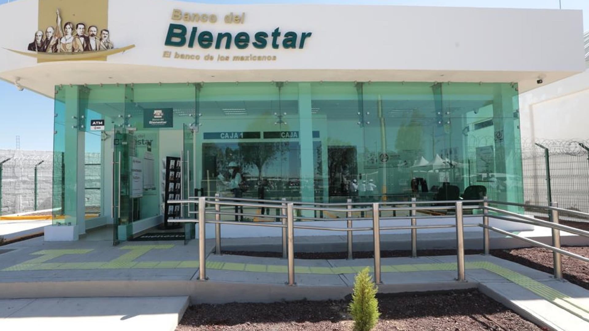 Traslados de una hora o más a pie para cobrar en el Banco del Bienestar Traslados de una hora o más a pie para cobrar en el Banco del Bienestar