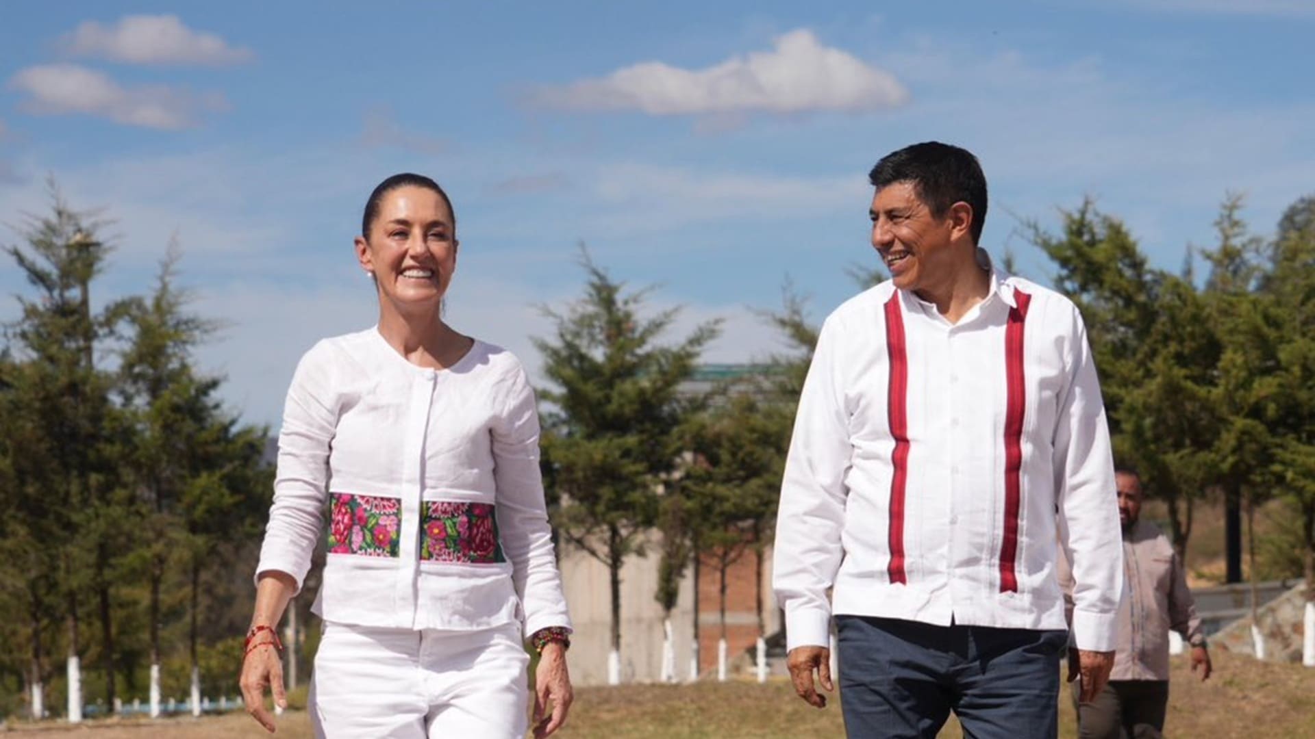 “Estamos trabajando y haciendo lo que ellos ni en sueños imaginaron hacer” “Estamos trabajando y haciendo lo que ellos ni en sueños imaginaron hacer”