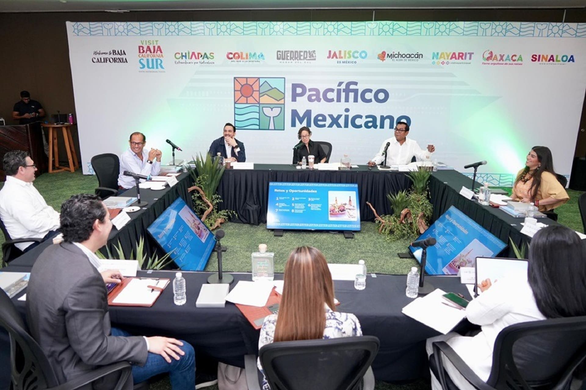 SECTUR Oaxaca reafirma compromiso con el crecimiento del turismo de cruceros en el Pacífico Mexicano