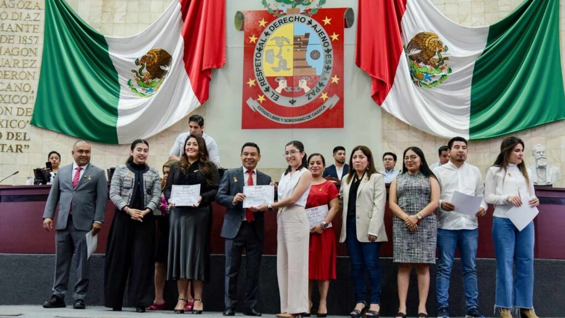 Congreso de Oaxaca reconoce a mujeres estudiantes por su contribución en el ámbito científico