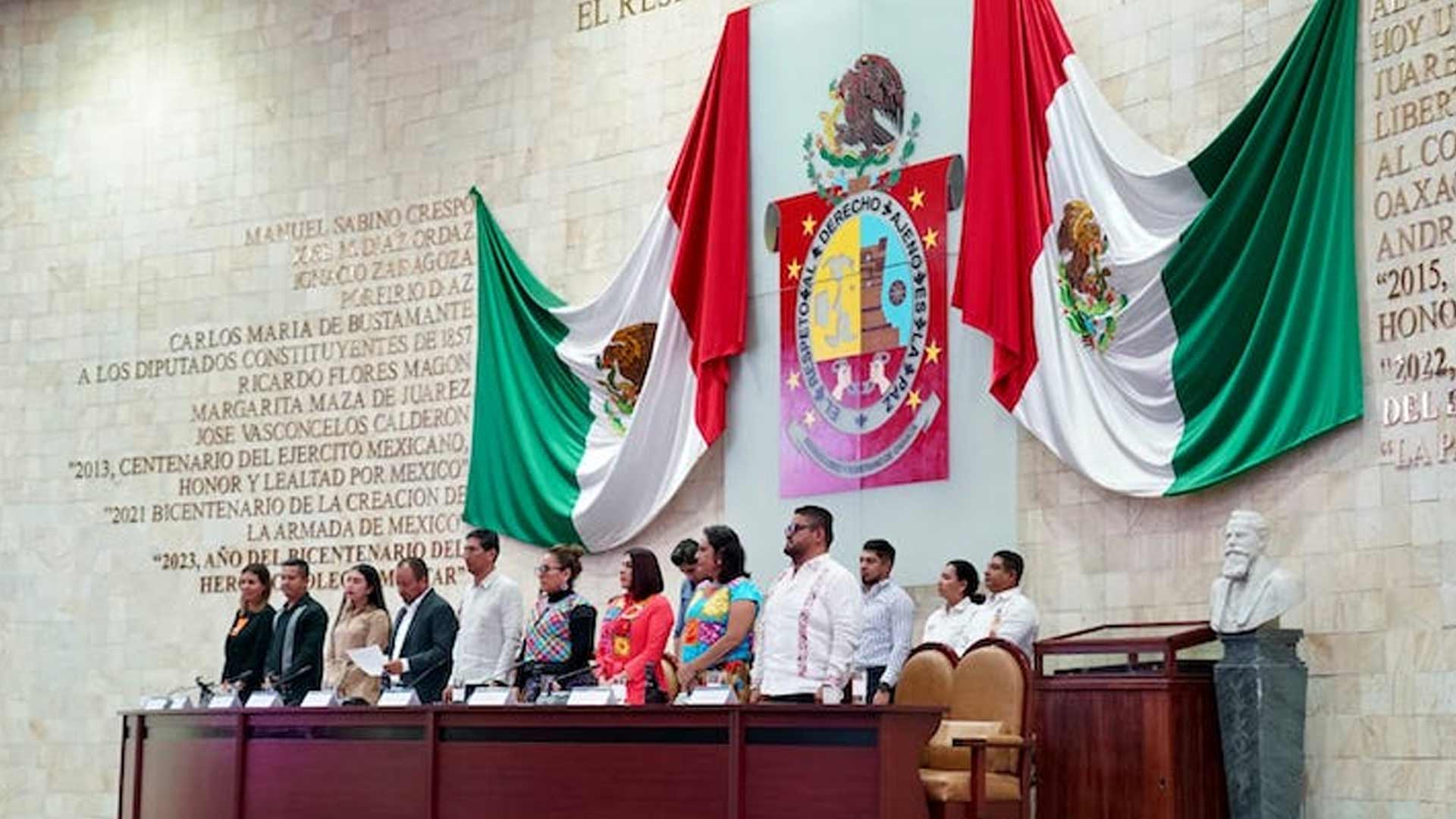 Gobierno de Oaxaca invierte más de 620 mdp para dignificar escuelas: IOCIED Gobierno de Oaxaca invierte más de 620 mdp para dignificar escuelas: IOCIED