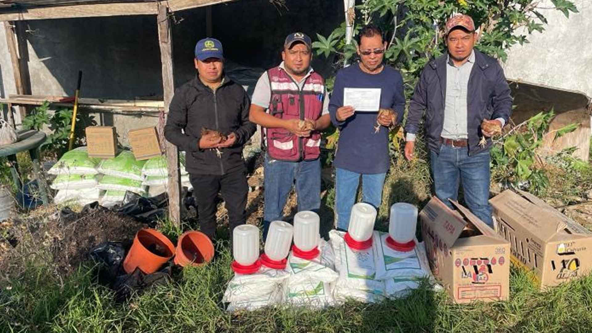 Recibe migrante retornado apoyo a través del Programa Oaxaca es tu Tierra