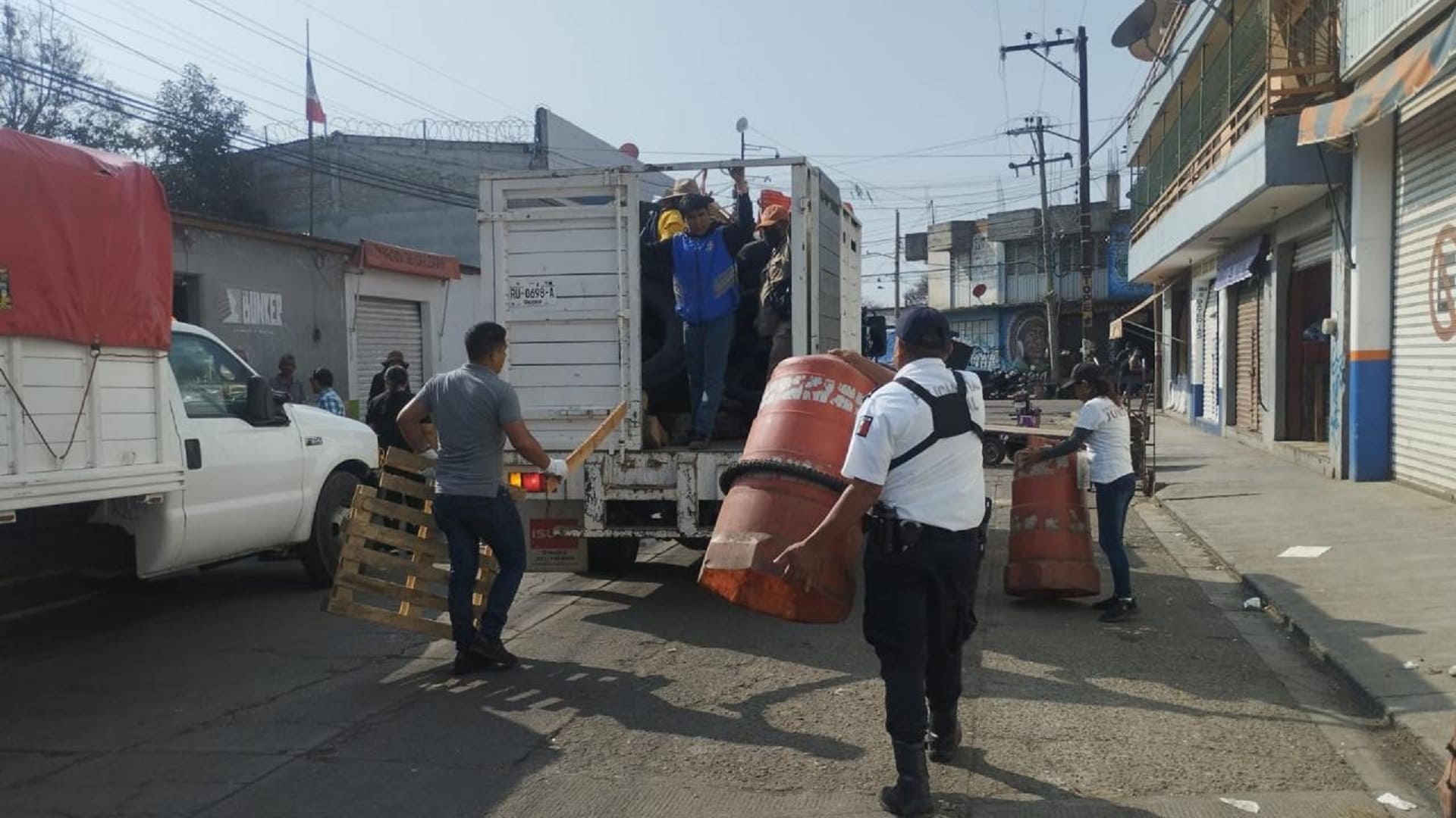 Aplica Policía Vial Estatal la “Barredora” en Central de Abasto