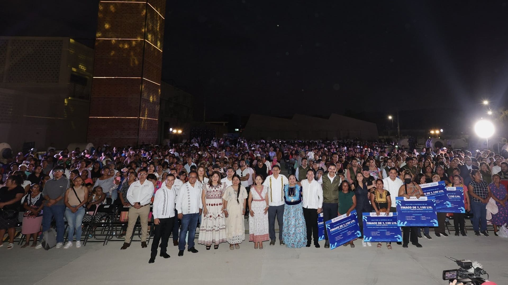 Garantizan abasto de agua en la capital, Xoxocotlán, Santa Lucía del Camino y Santa Cruz Amilpas Garantizan abasto de agua en la capital, Xoxocotlán, Santa Lucía del Camino y Santa Cruz Amilpas