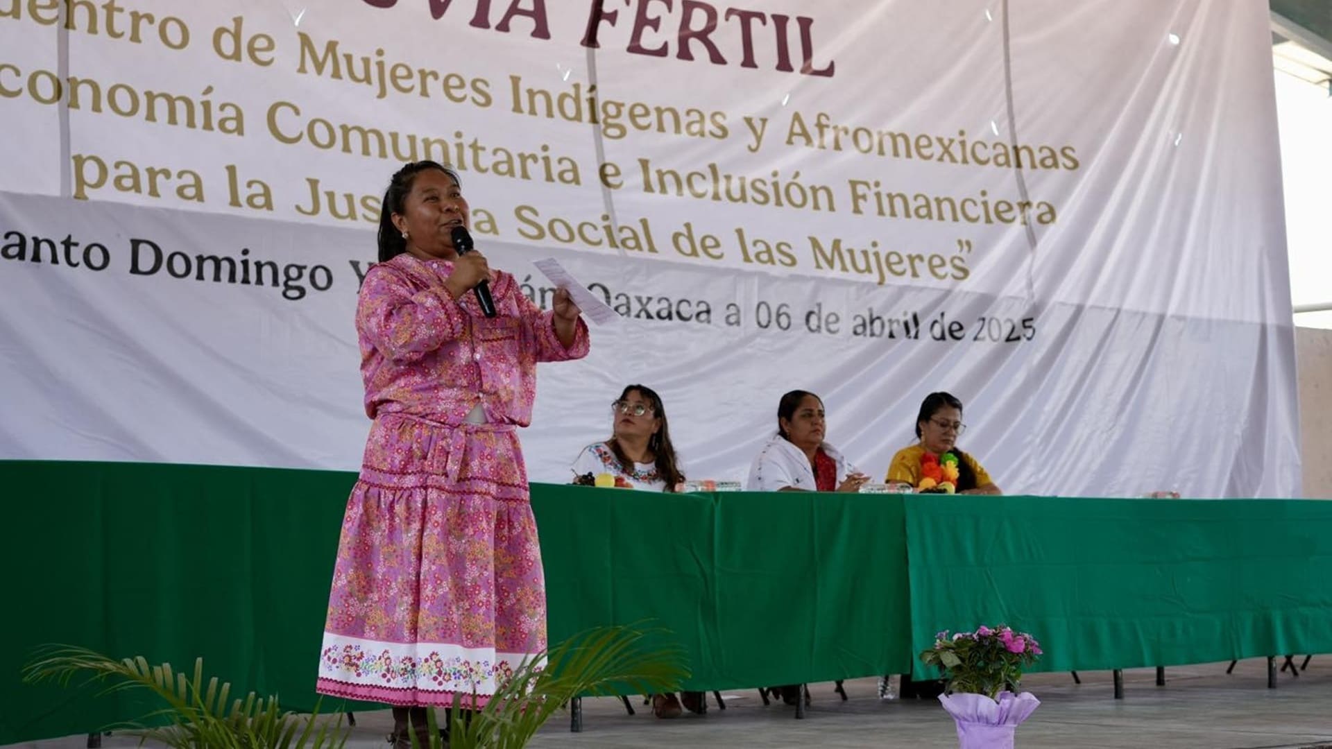 Celebran “Encuentro de Mujeres Indígenas y Afromexicanas”, en Santo Domingo Yanhuitlán Celebran “Encuentro de Mujeres Indígenas y Afromexicanas”, en Santo Domingo Yanhuitlán