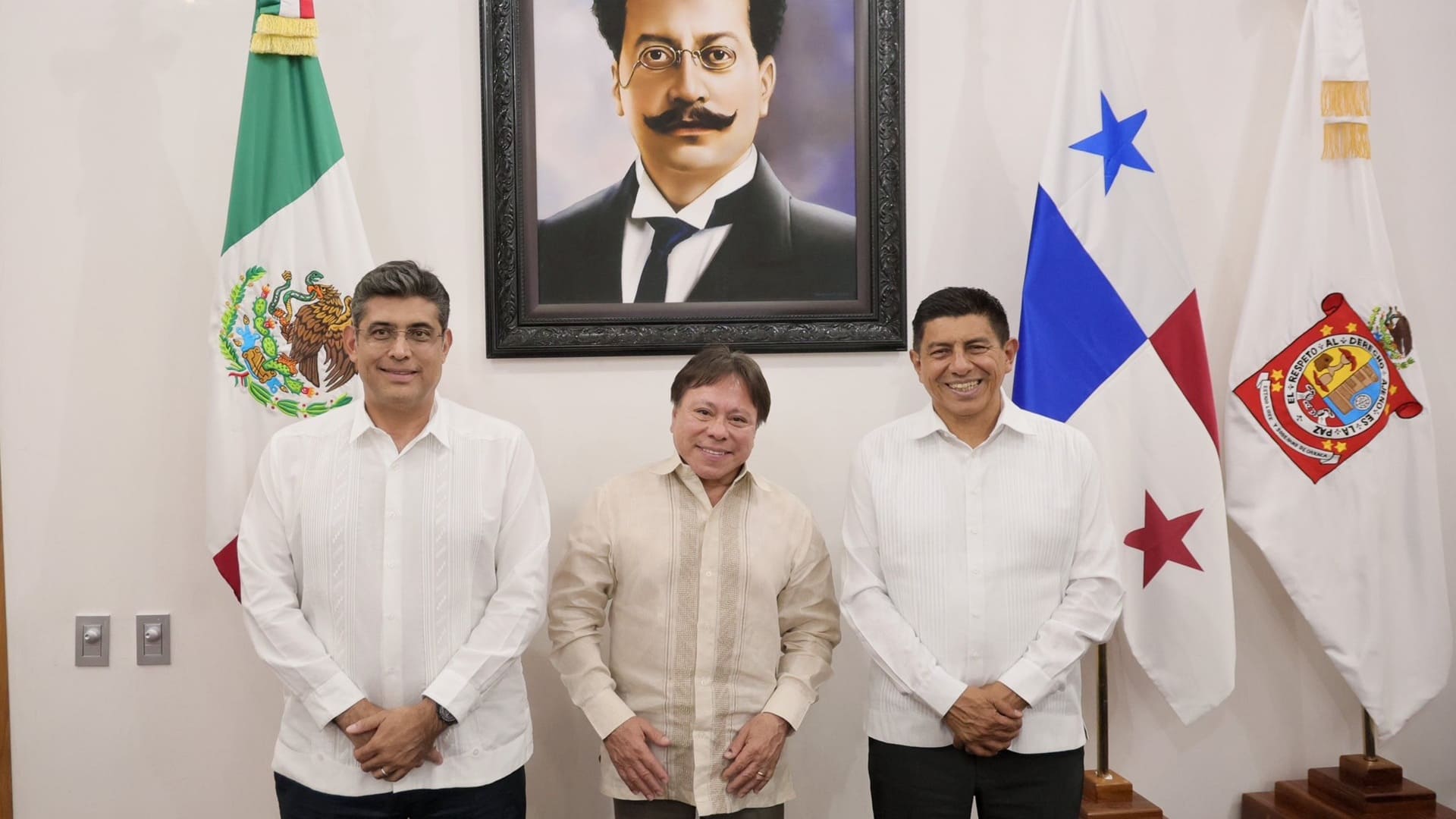 Oaxaca y Panamá fortalecen lazos de cooperación internacional Oaxaca y Panamá fortalecen lazos de cooperación internacional