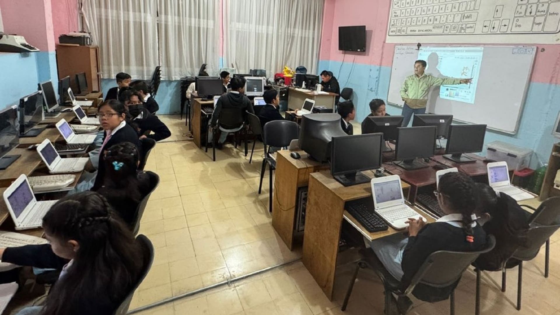 Regreso a clases: IEEPO emite recomendaciones para este lunes 28 de abril Regreso a clases: IEEPO emite recomendaciones para este lunes 28 de abril