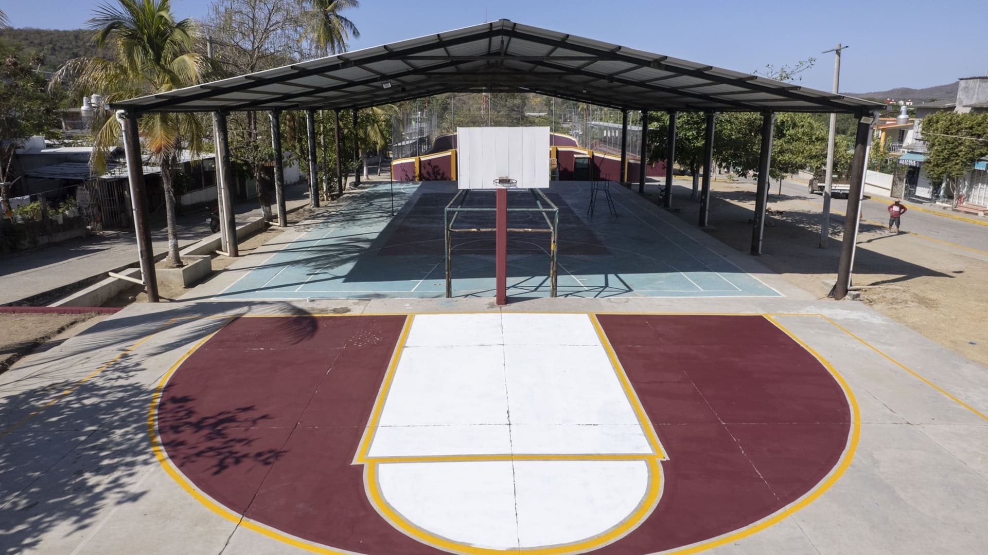 Schmidt Ruiz destaca recuperación de 106 espacios públicos vía Tequios por la Seguridad 