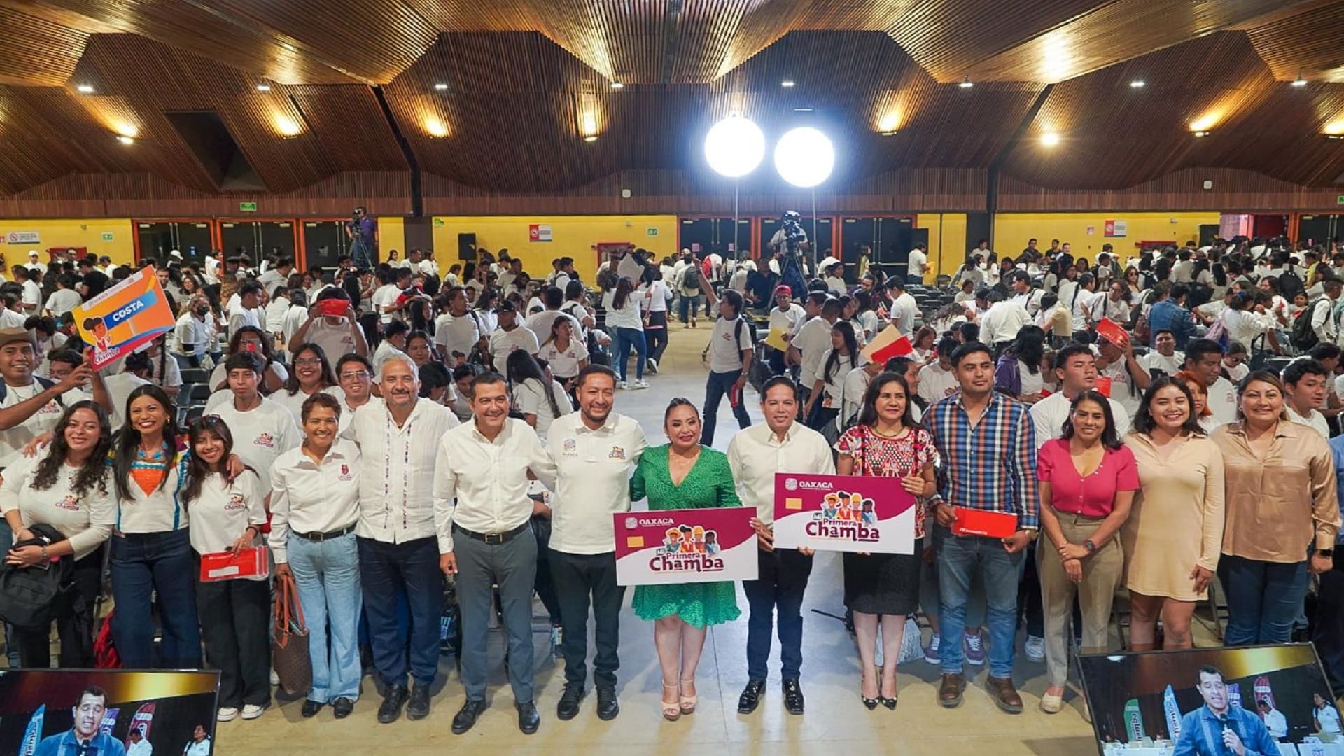 Mi Primera Chamba entrega tarjeta a 1008 jóvenes oaxaqueños