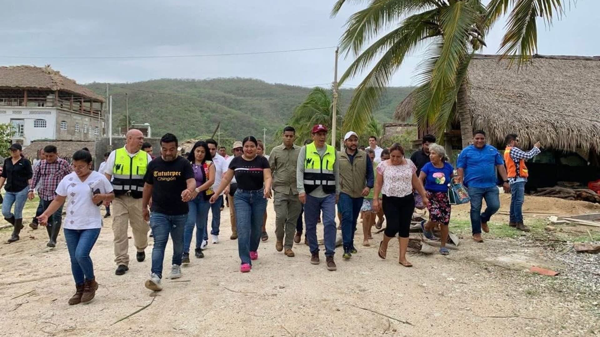 Daños a casas, infraestructura eléctrica, carreteras y hospitales; el reporte preliminar del paso de Erick por Oaxaca
