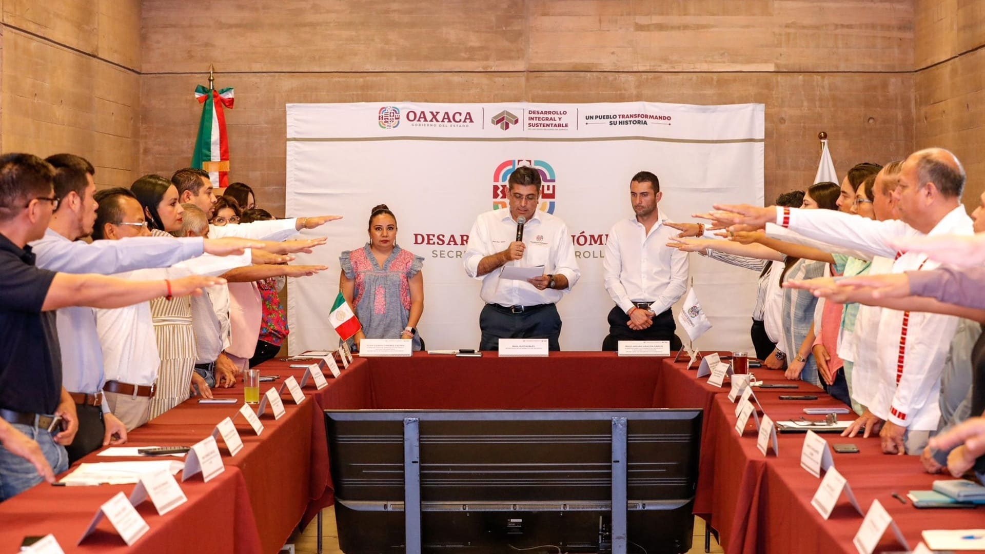 Ruiz Robles destaca instalación de Consejo Regional de Fomento del Desarrollo Económico Sierras-Valles Centrales