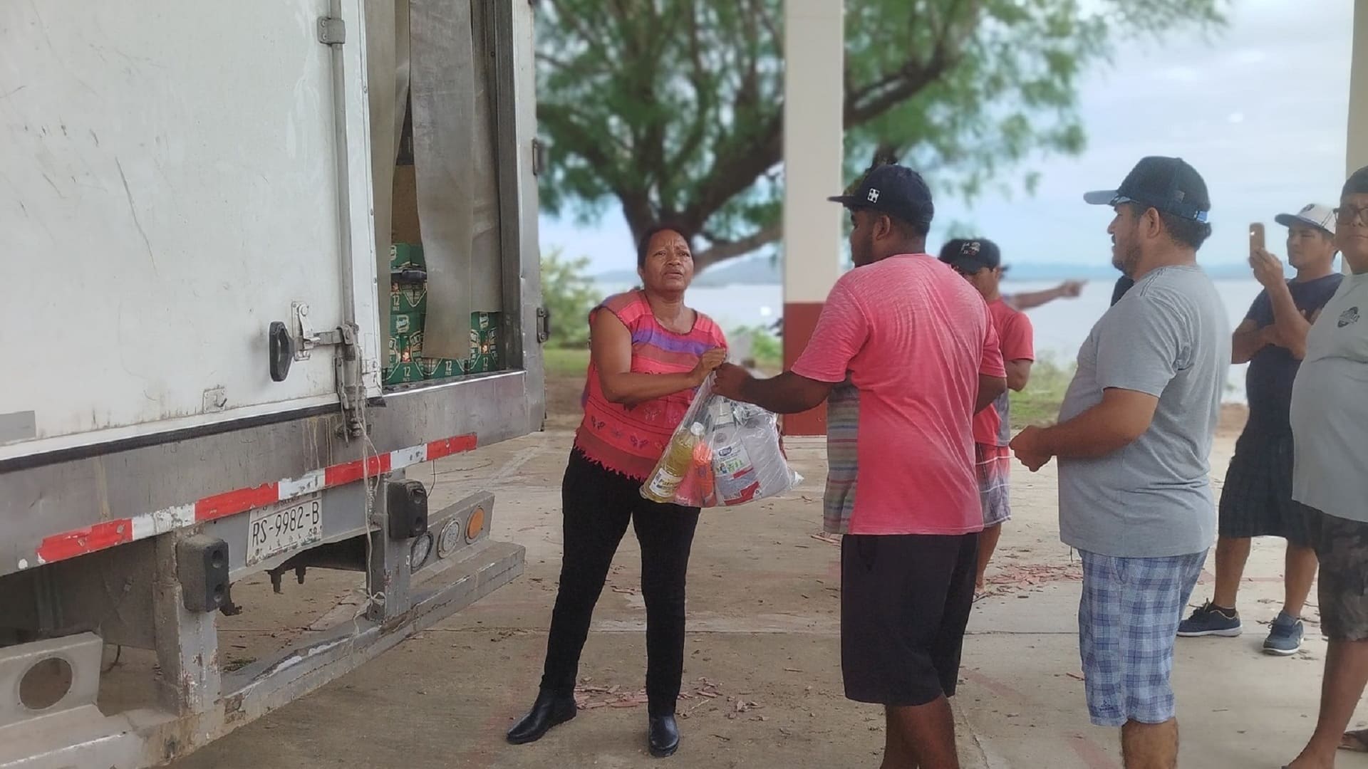 Zona cero de huracán Erick concentra la presencia de funcionarios y políticos