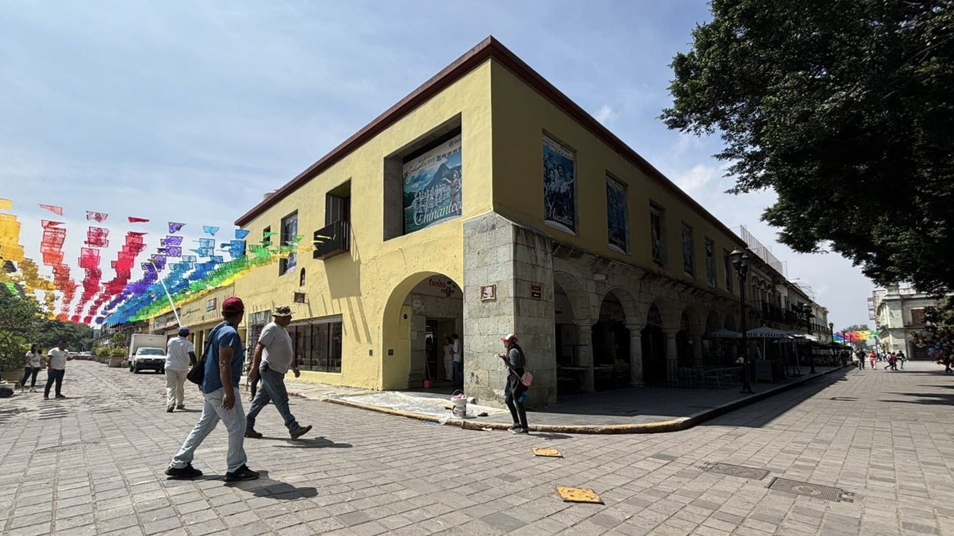 Impulsa Sebienti pintan de fachadas en el centro histórico de la capital