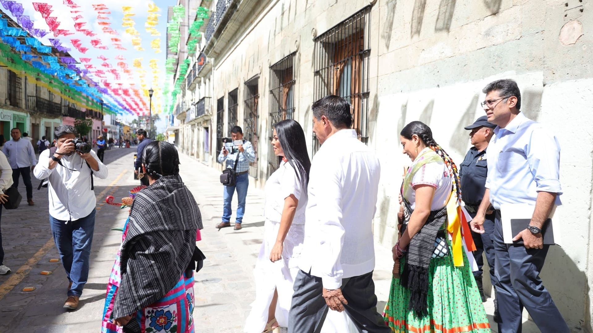 Sismo de magnitud 4.5 sorprende al gobernador de Oaxaca durante conferencia Sismo de magnitud 4.5 sorprende al gobernador de Oaxaca durante conferencia