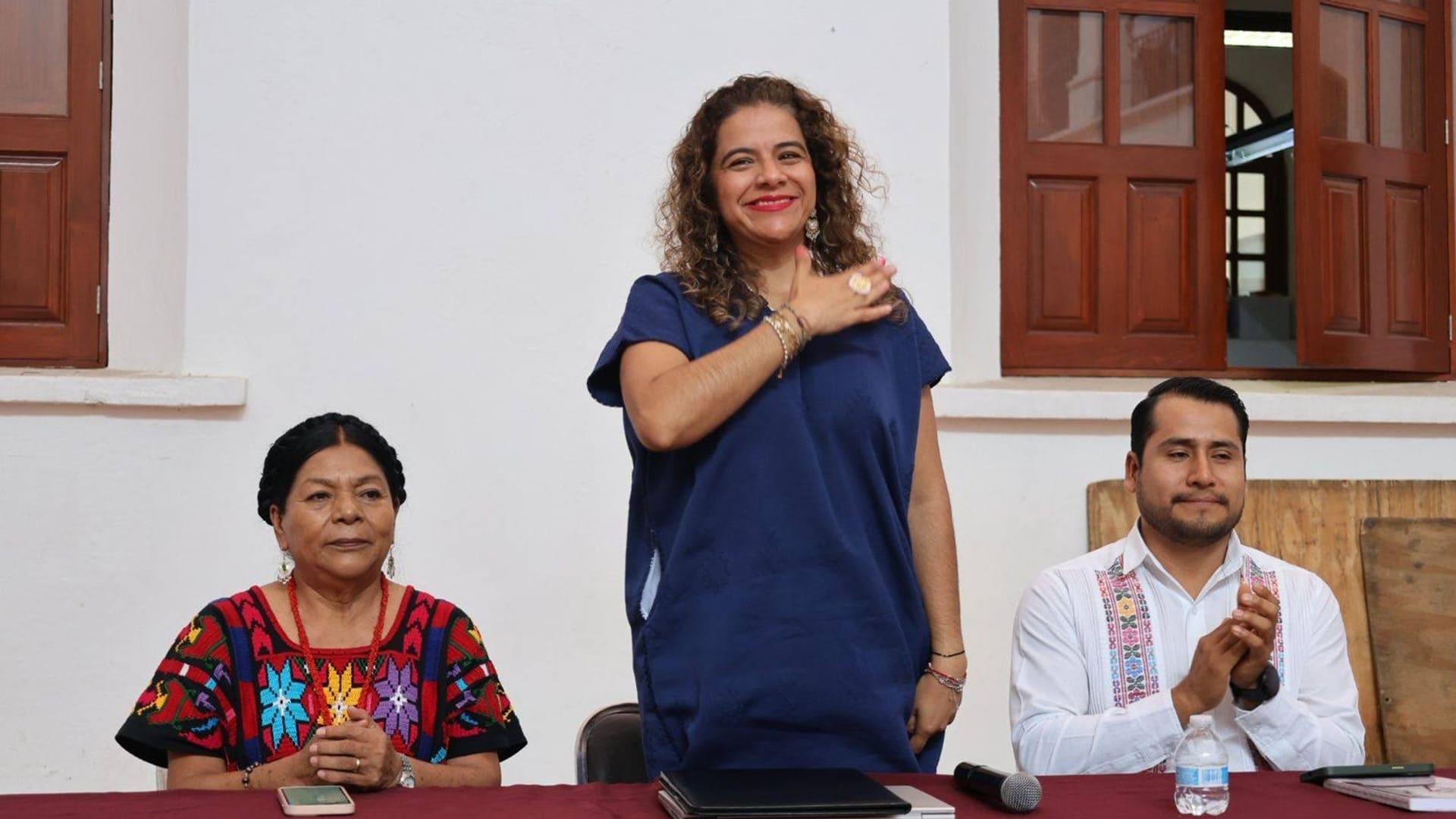 Magistrada Berenice Ramírez Jiménez asiste a la presentación de “Apuntes de justicia intercultural” Magistrada Berenice Ramírez Jiménez asiste a la presentación de “Apuntes de justicia intercultural”