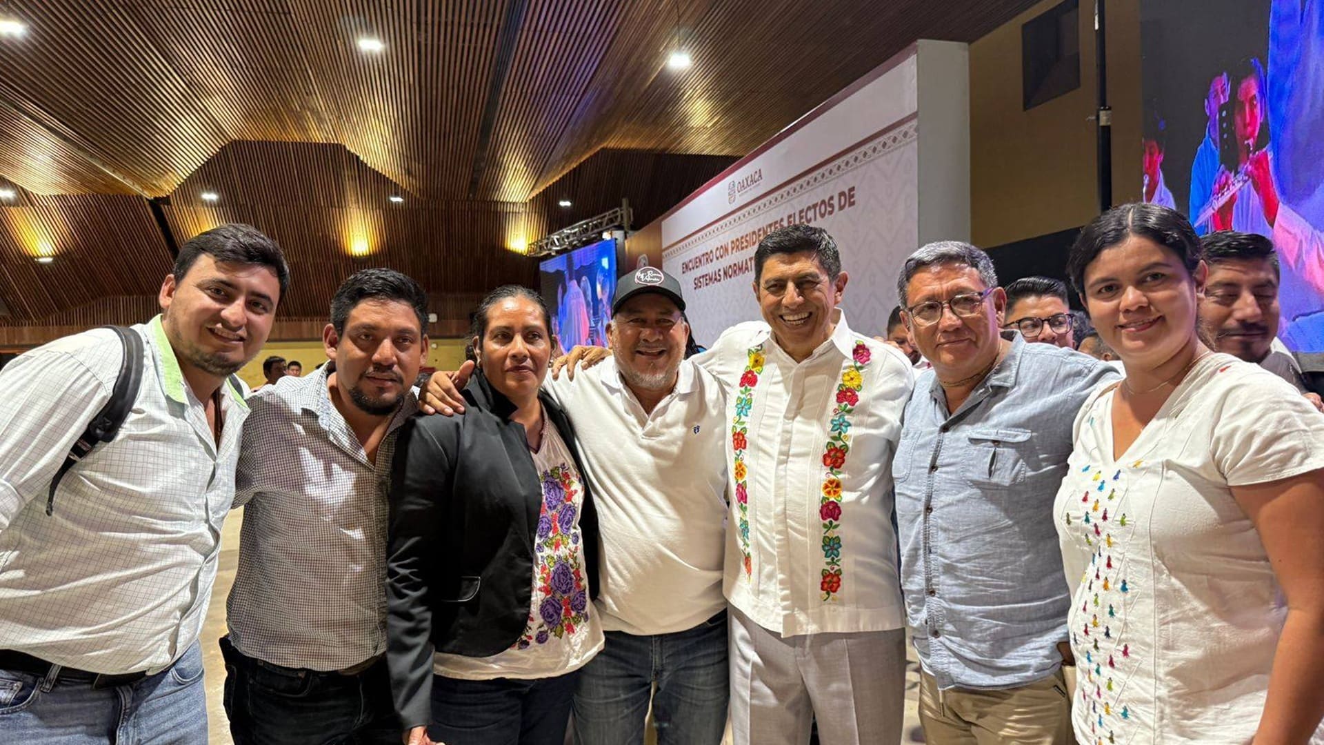 Salomón Jara se reúne con autoridades municipales electas por Sistemas Normativos Internos en Oaxaca Salomón Jara se reúne con autoridades municipales electas por Sistemas Normativos Internos en Oaxaca