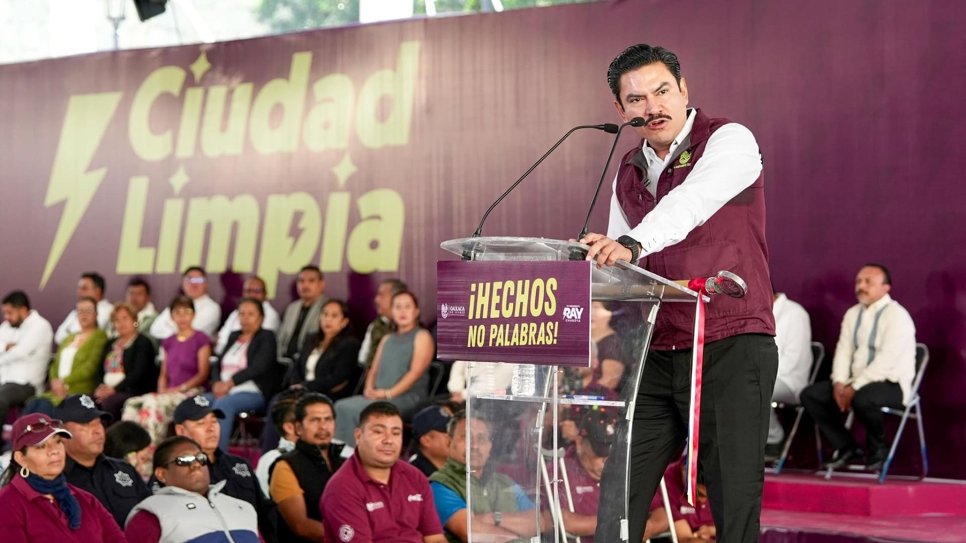 Ray Chagoya: “Hoy el mundo ve distinto a Oaxaca de Juárez”, afirma en su primer informe