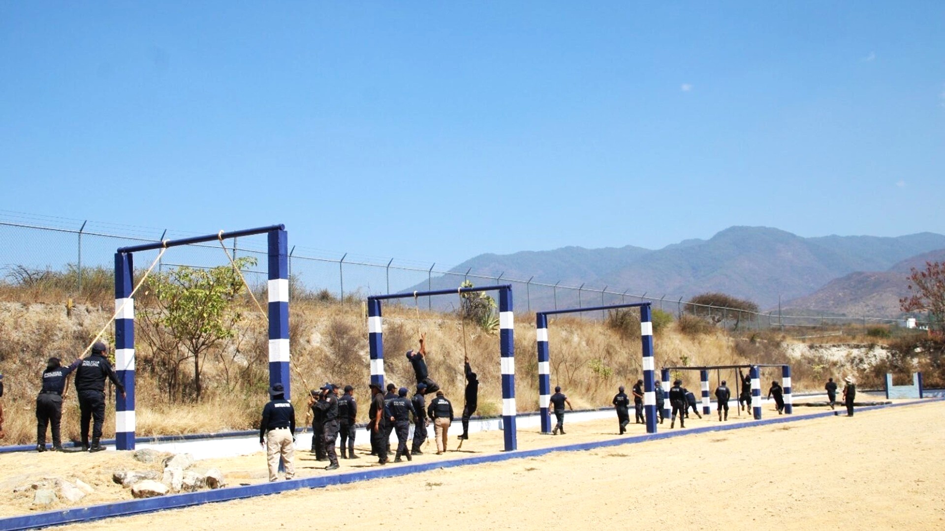 Capacitan en Usepaz a más de 100 policías municipales de cuatro regiones de Oaxaca