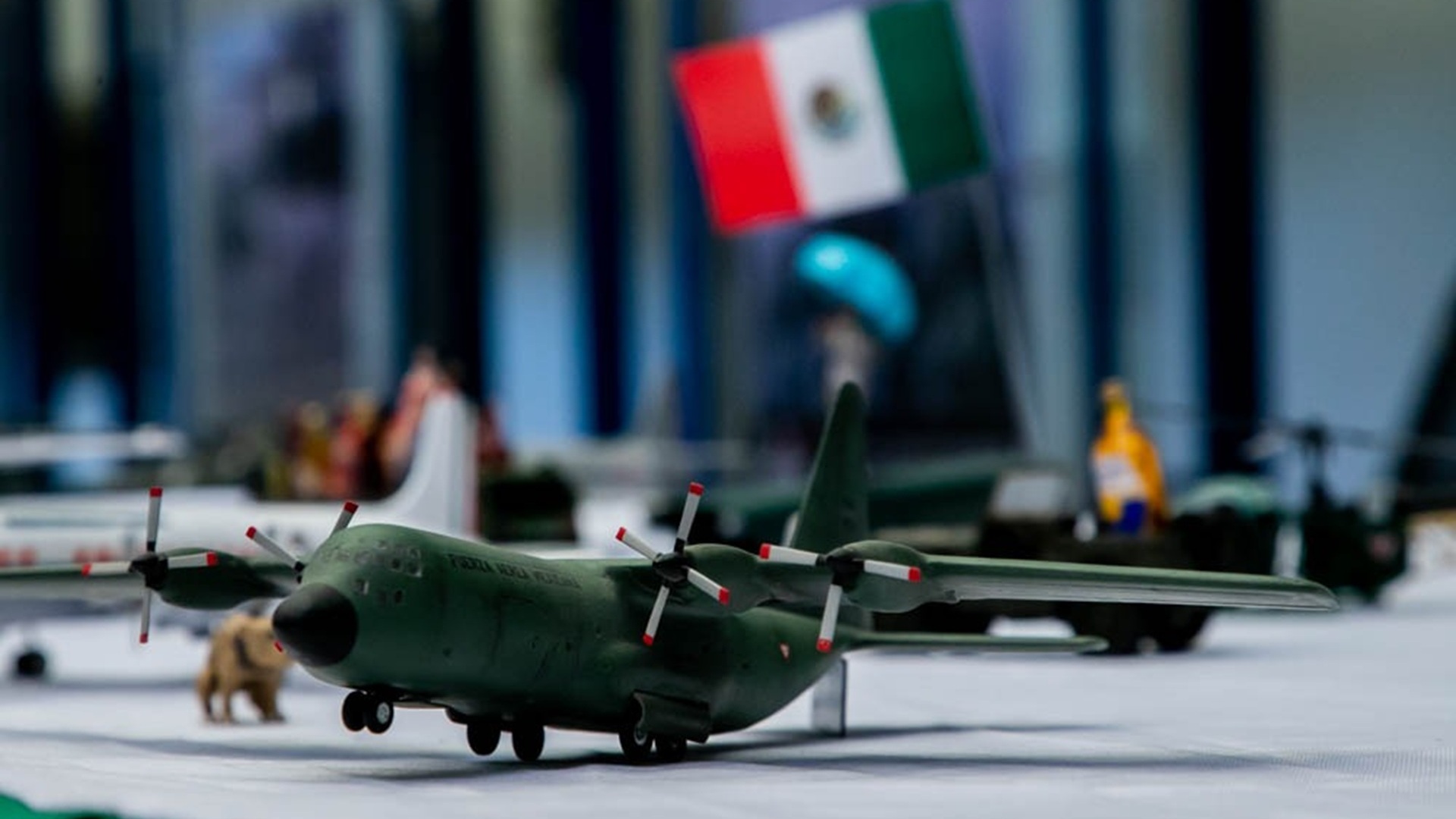 Exhiben en Exposición del Ejército Mexicano en el Palacio de Gobierno de Oaxaca