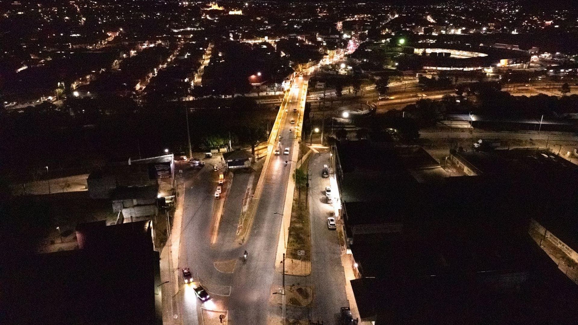 Jara Cruz inaugura Senderos Seguros en Oaxaca: 242 calles con iluminación y videovigilancia