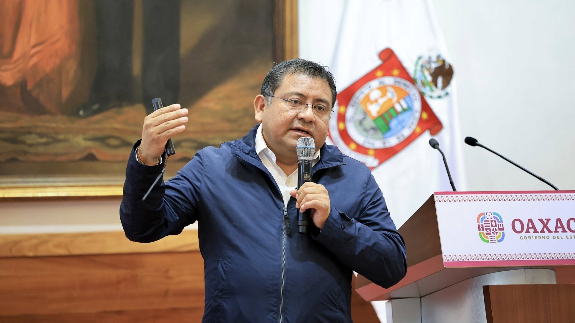 Sale Farid Acevedo del gabinete de Salomón Jara para buscar la rectoría de la UABJO