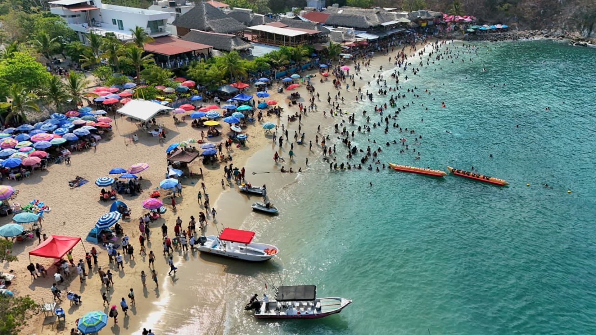 Oaxaca vibra en Semana Santa 2026: turismo, cultura y tradición llenan calles y playas