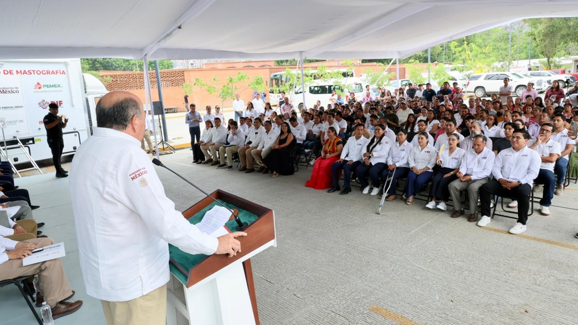 Pemex entrega Unidad Médica Móvil de Mastografía para fortalecer la salud de mujeres en Oaxaca