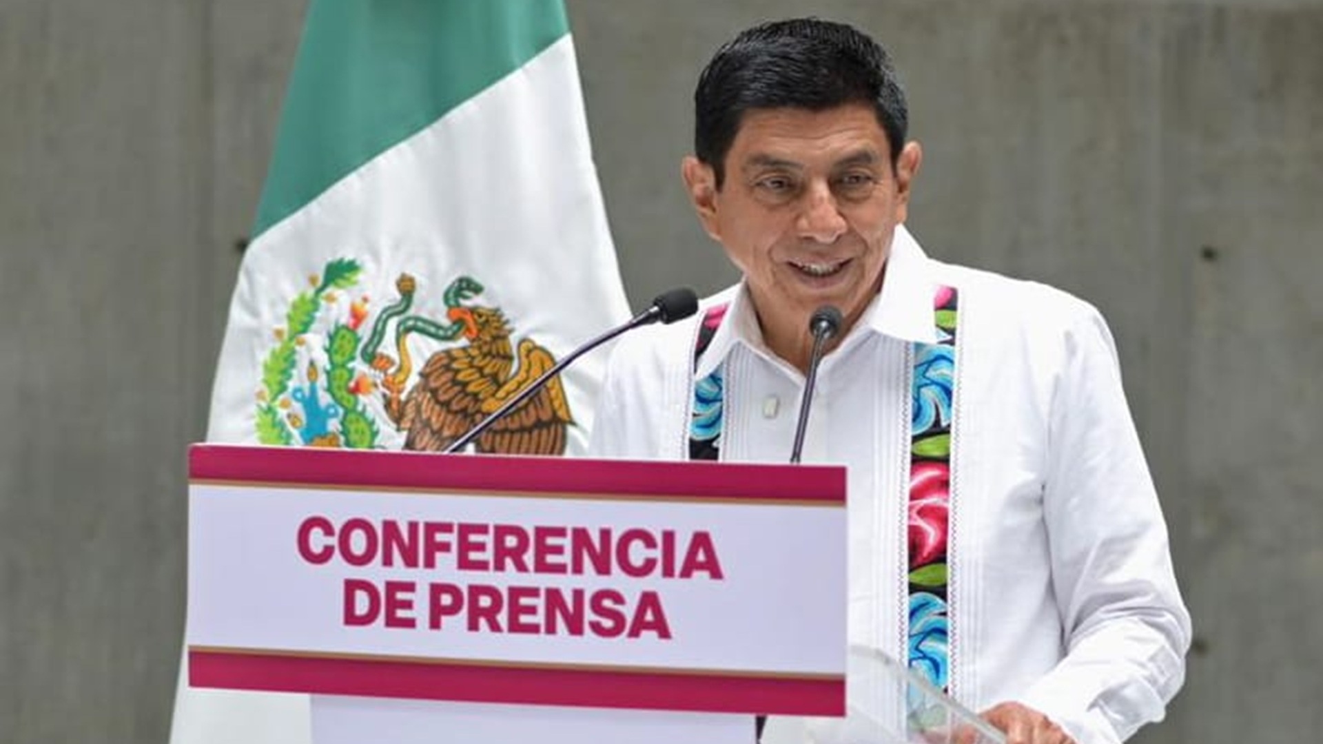 “No somos la misma porquería”: Salomón Jara confronta críticas de la Sección 22 y defiende a la 4T