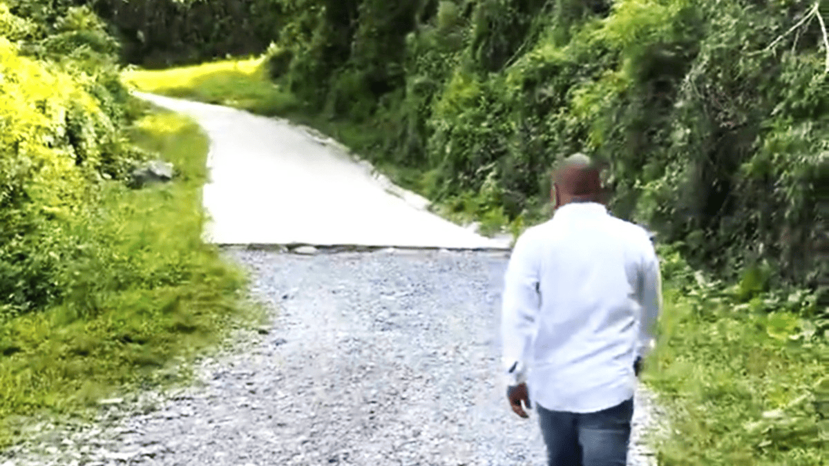 Dante Montaño denuncia simulación en caminos de Oaxaca