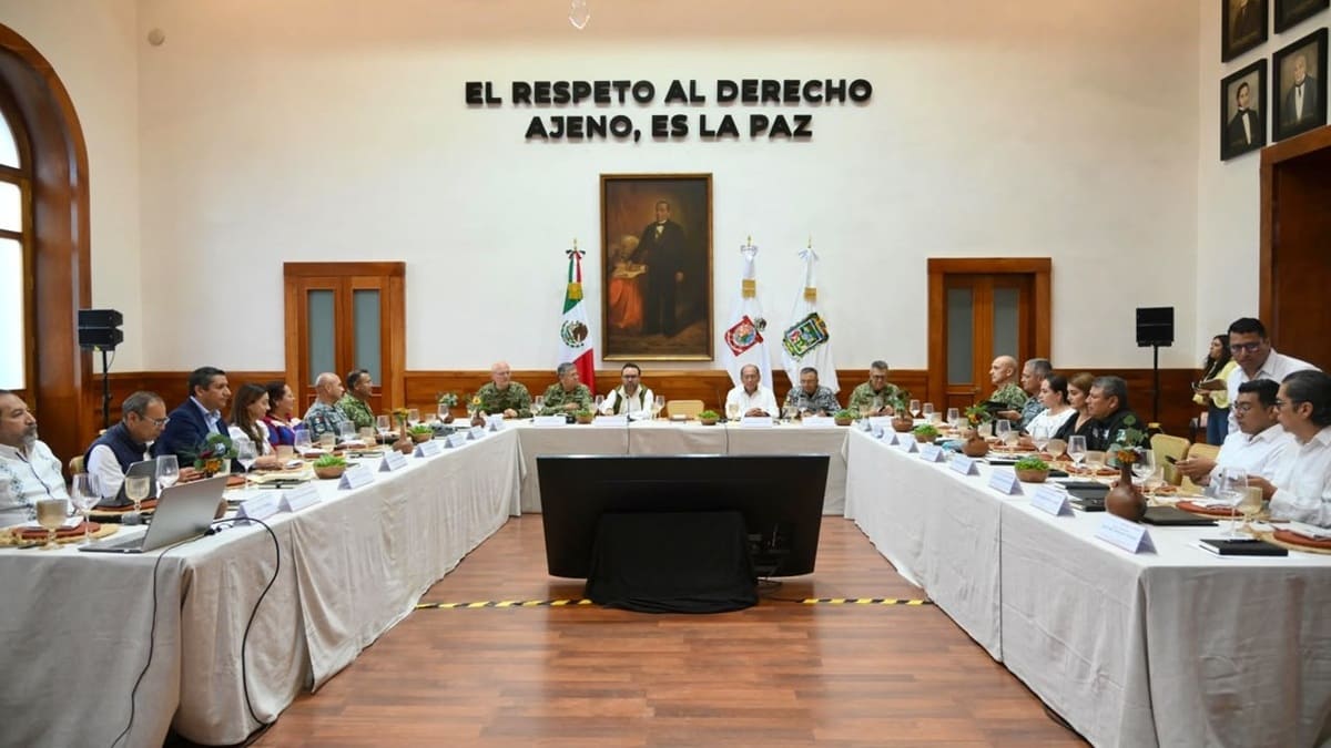 Reunión de seguridad entre autoridades de Oaxaca y Puebla