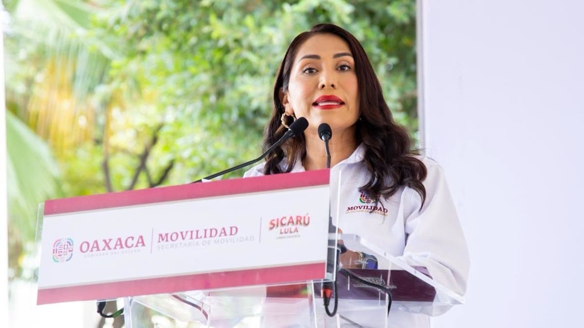 Yesenia Nolasco Ramírez, titular de Semovi en Oaxaca, en conferencia de prensa