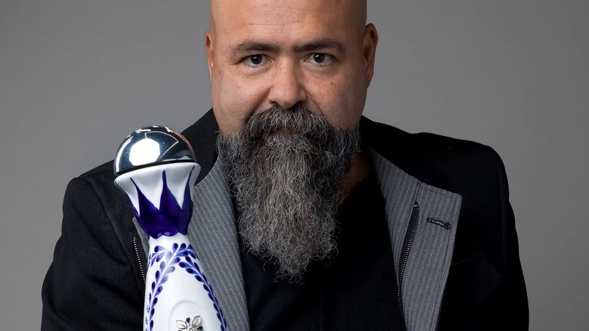 Quién es el dueño de Clase Azul: Arturo Lomelí y la historia de la marca de tequila