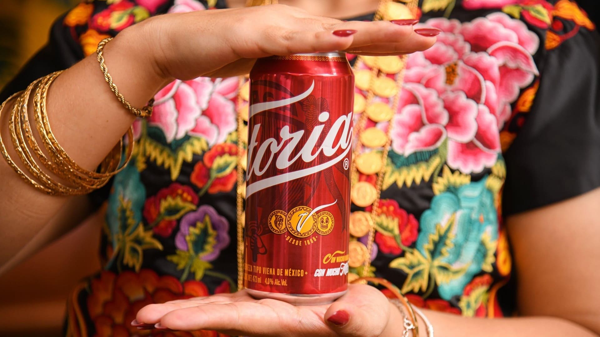 Presentan latón Victoria Edición Especial de la Guelaguetza 2025 Presentan latón Victoria Edición Especial de la Guelaguetza 2025