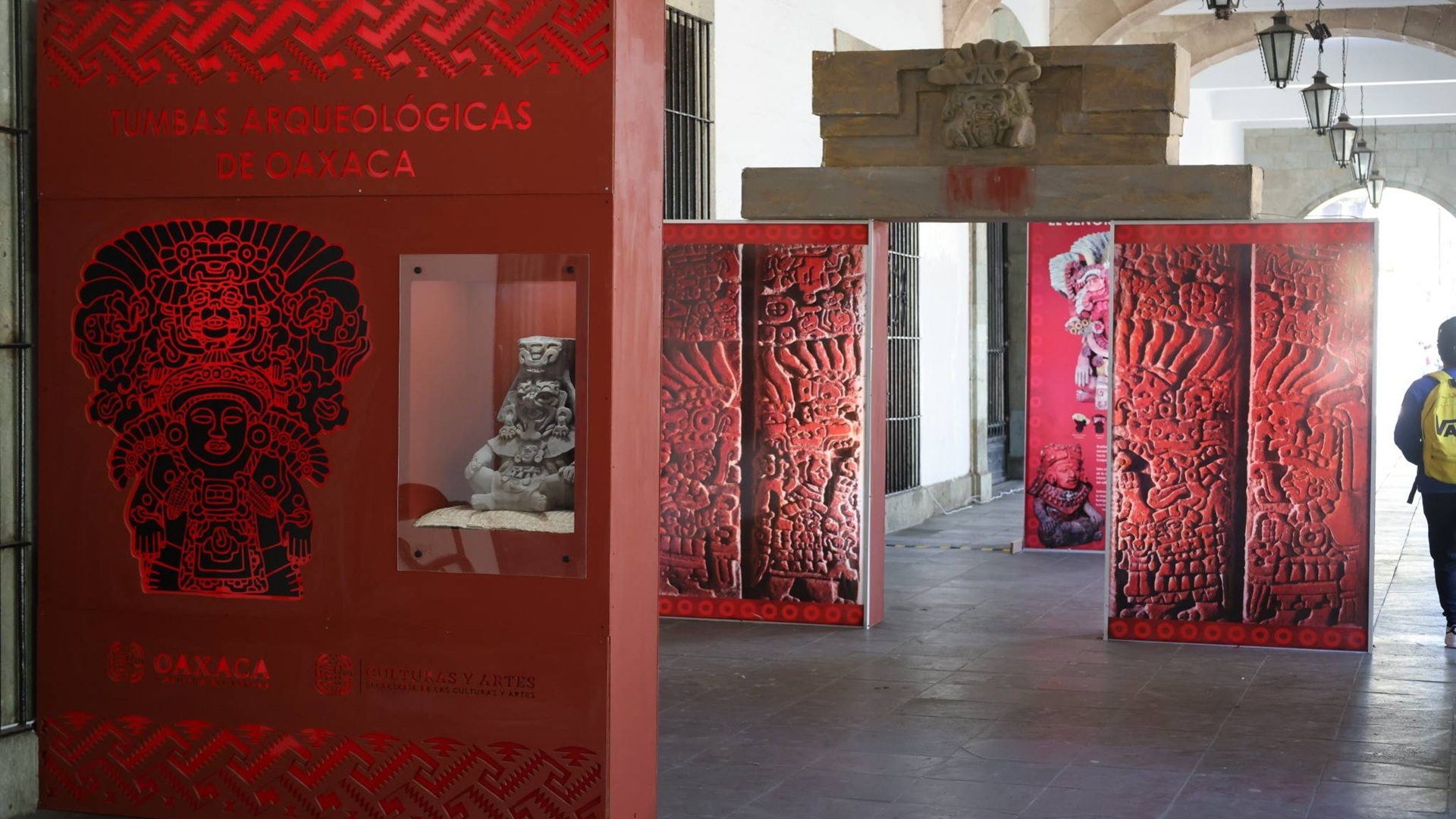 Exponen en Palacio de Gobierno las Tumbas Arqueológicas de Oaxaca