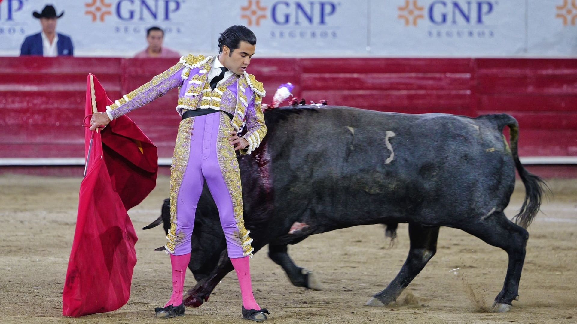 Daniel Luque y Diego San Román salen a hombros en “La Luz” de León
