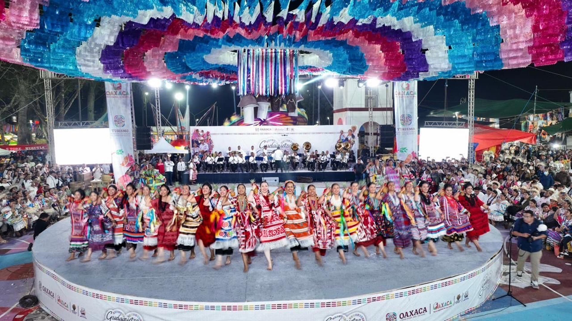 Asisten nueve delegaciones a la primera Guelaguetza Mazateca