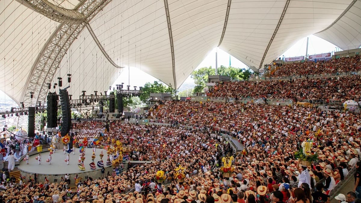 El Auditio Guelaguetza lució lleno en el Primer Lunes del Cerro de la Guelaguetza 2026 