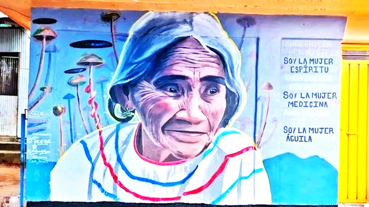 Mural de María Sabina en la Casa Museo María Sabina de Huautla de Jiménez, en la región Mazateca de Oaxaca