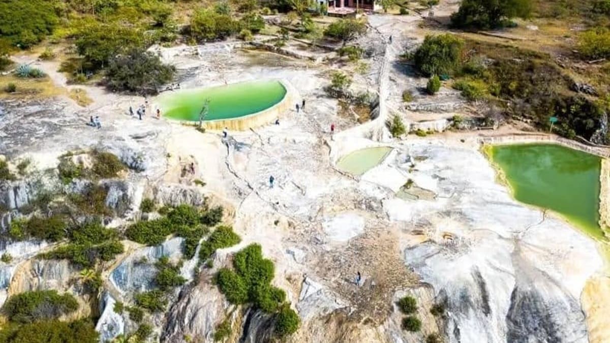 Bañistas en Hierve el Agua, Oaxaca