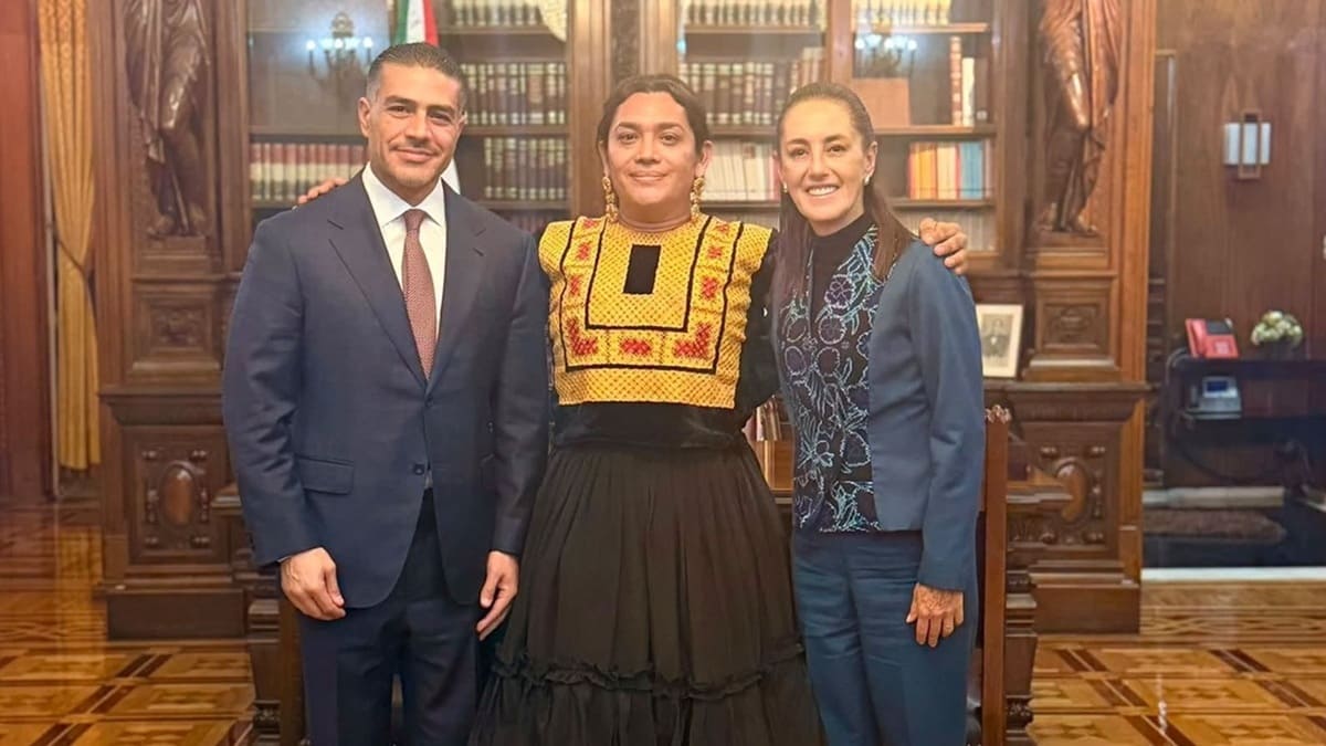 Omar García Harfuch, Elvis Guerra y Claudia Sheinbaum en la oficina presidencia de Palacio Nacional